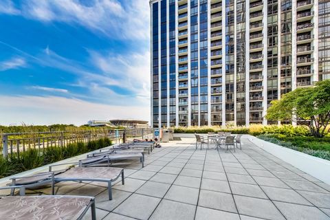 Tiny photo for 1235 S Prairie Avenue #603, Chicago, IL 60605 (MLS # 12598973)