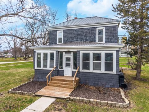 Photo of 26 Lafayette Street, Saunemin, IL 61769 (MLS # 12592828)