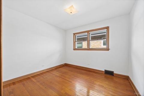 Tiny photo for 5334 N Melvina Avenue, Chicago, IL 60630 (MLS # 12487344)