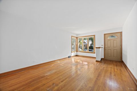 Tiny photo for 5334 N Melvina Avenue, Chicago, IL 60630 (MLS # 12487344)