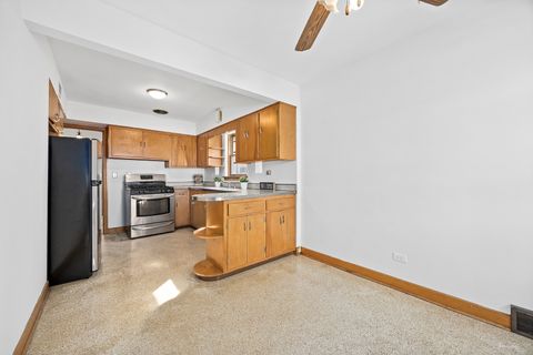 Tiny photo for 5334 N Melvina Avenue, Chicago, IL 60630 (MLS # 12487344)