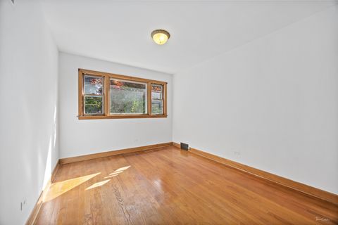 Tiny photo for 5334 N Melvina Avenue, Chicago, IL 60630 (MLS # 12487344)