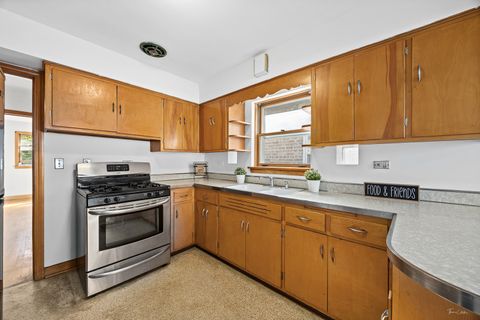 Tiny photo for 5334 N Melvina Avenue, Chicago, IL 60630 (MLS # 12487344)