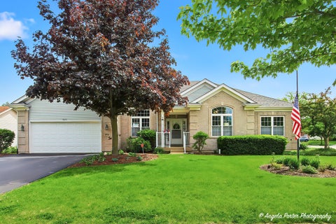 Tiny photo for 4641 4th Street, Winthrop Harbor, IL 60096 (MLS # 12694081)