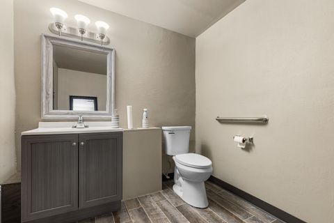 Tiny photo for 702 Cambridge Avenue, Rockford, IL 61102 (MLS # 12574454)