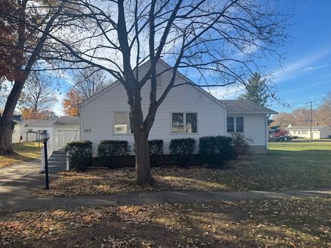 Tiny photo for 307 N Linden Street, Clinton, IL 61727 (MLS # 12518627)