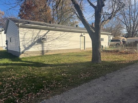 Tiny photo for 307 N Linden Street, Clinton, IL 61727 (MLS # 12518627)