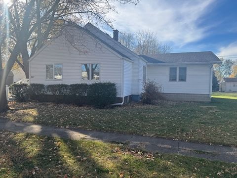Tiny photo for 307 N Linden Street, Clinton, IL 61727 (MLS # 12518627)
