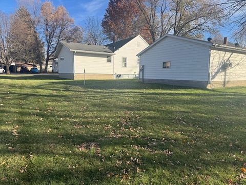 Tiny photo for 307 N Linden Street, Clinton, IL 61727 (MLS # 12518627)