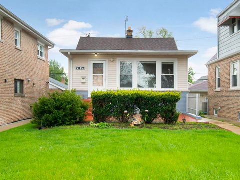 Photo of 7317 W Pensacola Avenue, Norridge, IL 60706 (MLS # 12640183)