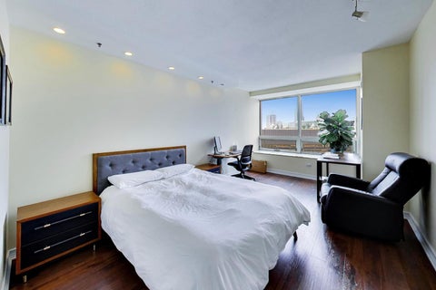 Tiny photo for 512 N MCCLURG Court #3712, Chicago, IL 60611 (MLS # 12758337)