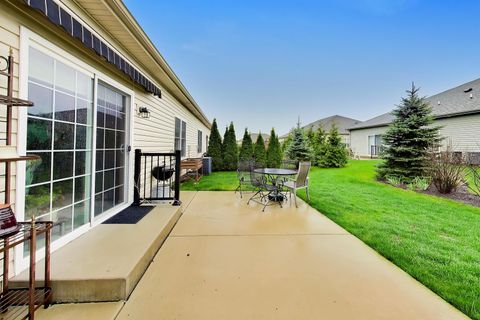 Tiny photo for 927 Camden Street #B, McHenry, IL 60050 (MLS # 12620271)