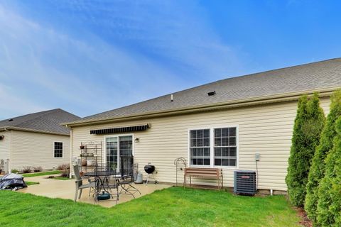 Tiny photo for 927 Camden Street #B, McHenry, IL 60050 (MLS # 12620271)