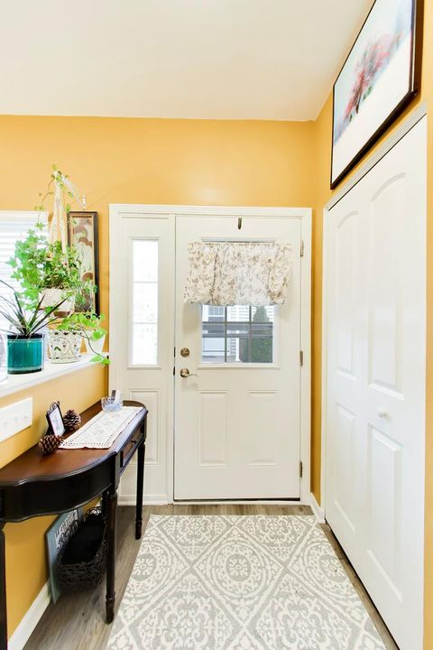 Tiny photo for 927 Camden Street #B, McHenry, IL 60050 (MLS # 12620271)