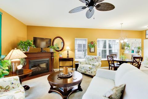 Tiny photo for 927 Camden Street #B, McHenry, IL 60050 (MLS # 12620271)