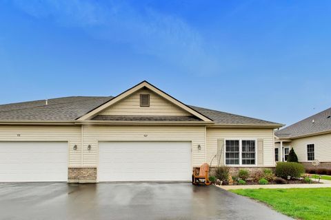 Photo of 927 Camden Street #B, McHenry, IL 60050 (MLS # 12620271)