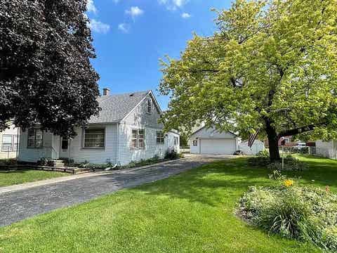 Photo of 6321 W 99th Street, Oak Lawn, IL 60453 (MLS # 12716465)