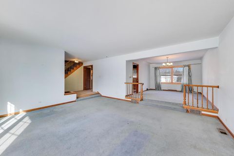 Tiny photo for 413 S Carol Lane, Mount Prospect, IL 60056 (MLS # 12555118)