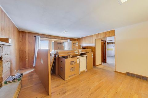 Tiny photo for 413 S Carol Lane, Mount Prospect, IL 60056 (MLS # 12555118)