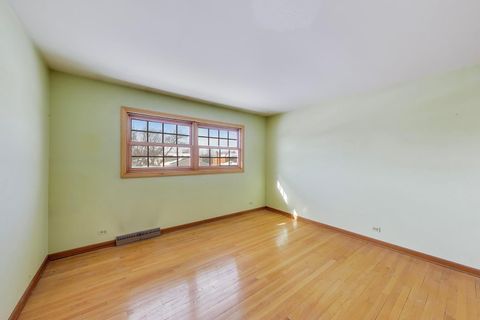 Tiny photo for 413 S Carol Lane, Mount Prospect, IL 60056 (MLS # 12555118)