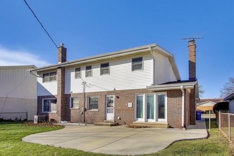 Tiny photo for 413 S Carol Lane, Mount Prospect, IL 60056 (MLS # 12555118)