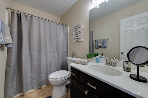 Tiny photo for 1618 Thornbury Drive #122-4, Bartlett, IL 60103 (MLS # 12486151)