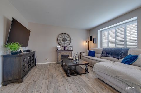 Tiny photo for 1618 Thornbury Drive #122-4, Bartlett, IL 60103 (MLS # 12486151)