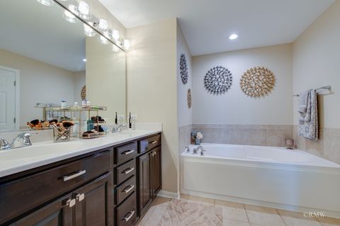 Tiny photo for 1618 Thornbury Drive #122-4, Bartlett, IL 60103 (MLS # 12486151)