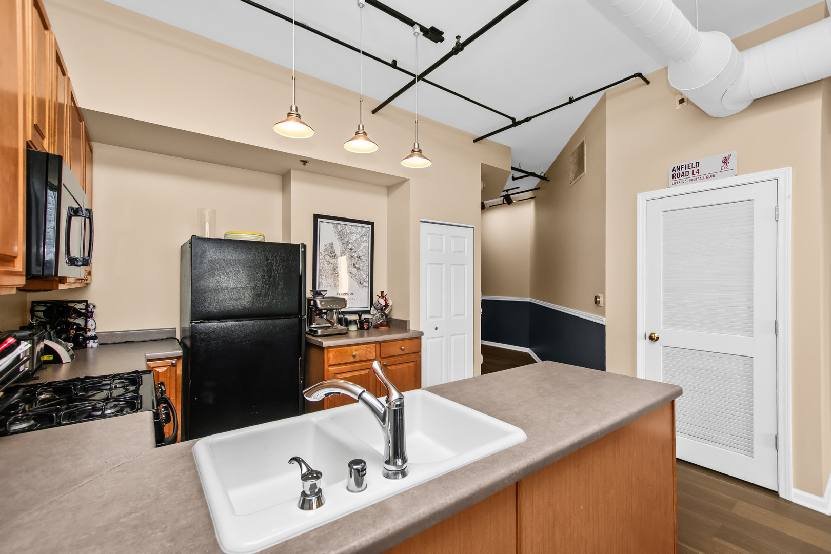 400 W Ontario Street 612
