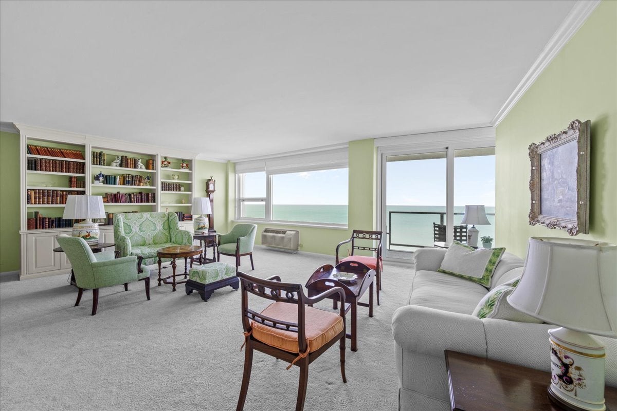 1630 Sheridan Road 9G