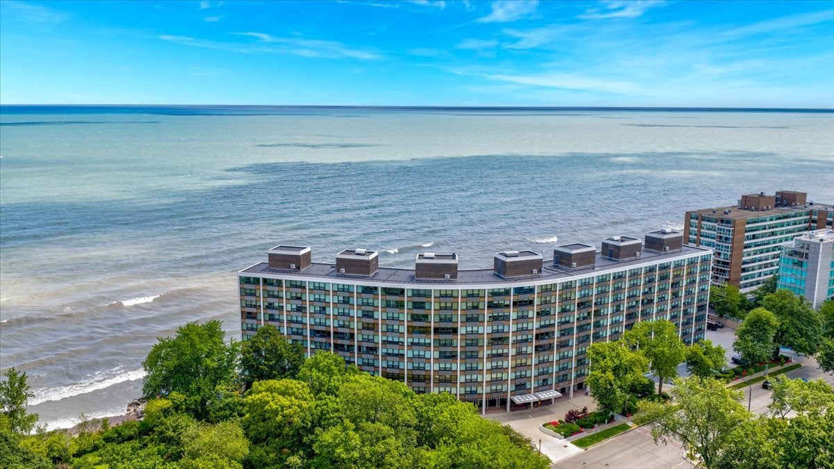 1630 Sheridan Road 9G