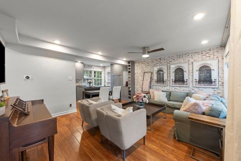 Tiny photo for 27 Indian Drive, Clarendon Hills, IL 60514 (MLS # 12494265)