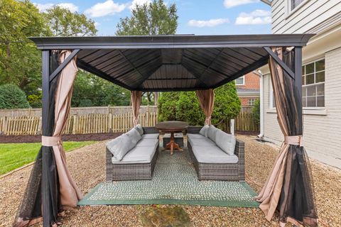 Tiny photo for 27 Indian Drive, Clarendon Hills, IL 60514 (MLS # 12494265)