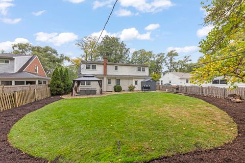 Tiny photo for 27 Indian Drive, Clarendon Hills, IL 60514 (MLS # 12494265)