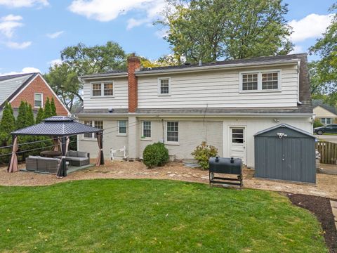 Tiny photo for 27 Indian Drive, Clarendon Hills, IL 60514 (MLS # 12494265)