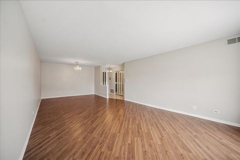 Tiny photo for 9530 N Lamon Avenue #403, Skokie, IL 60077 (MLS # 12477549)