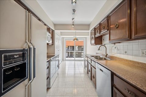 Tiny photo for 9530 N Lamon Avenue #403, Skokie, IL 60077 (MLS # 12477549)