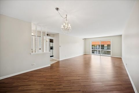 Tiny photo for 9530 N Lamon Avenue #403, Skokie, IL 60077 (MLS # 12477549)