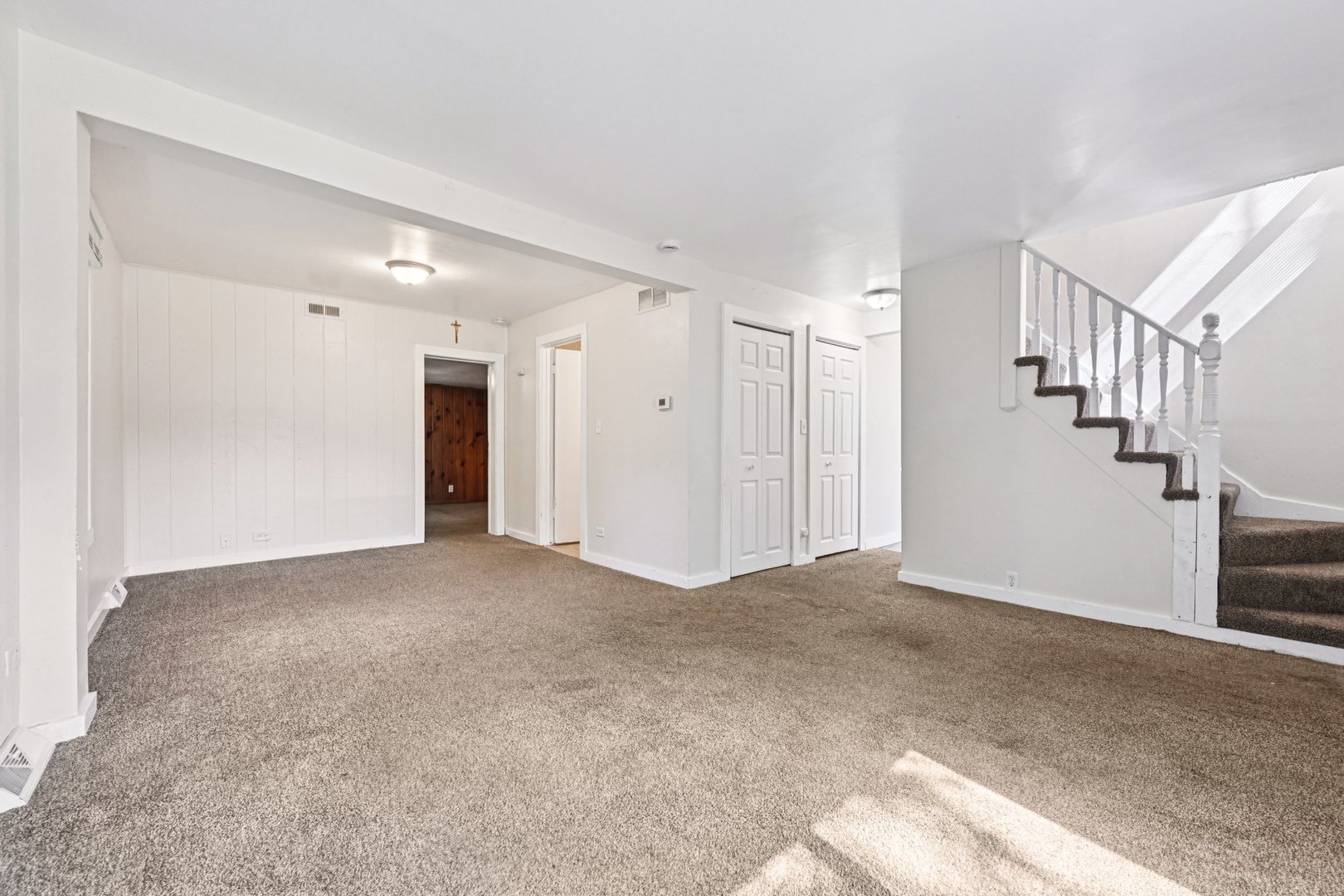 908 Flintwood Court