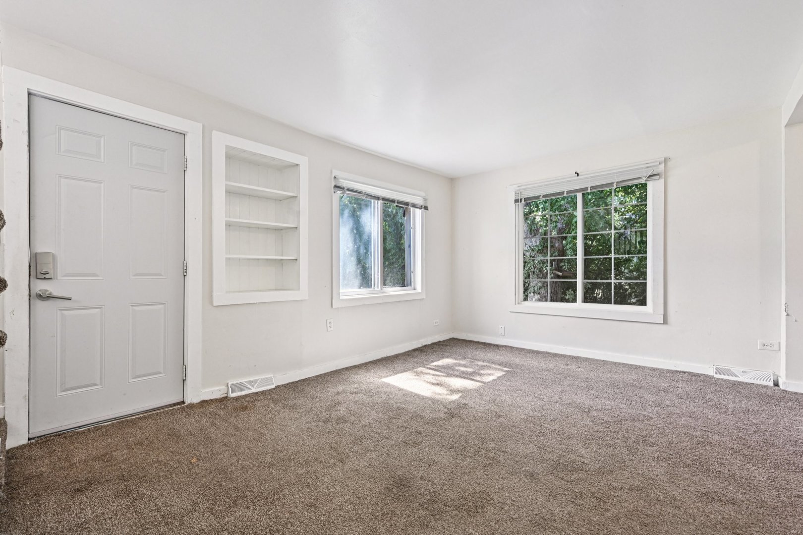 908 Flintwood Court