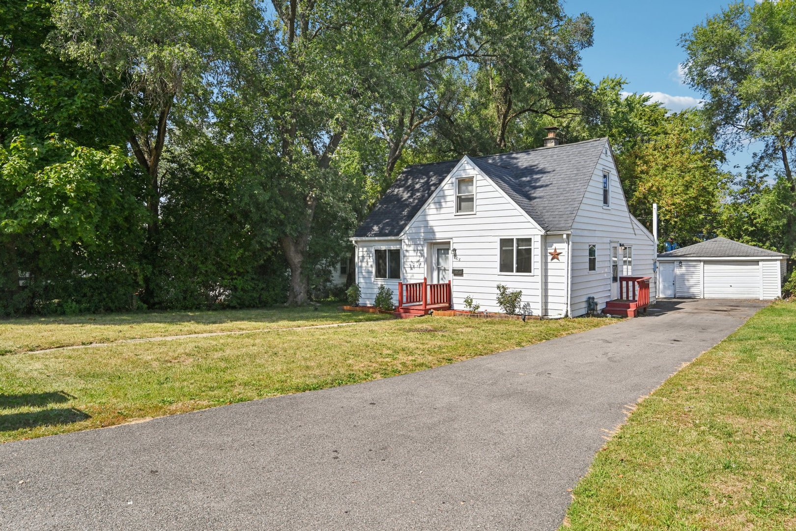908 Flintwood Court