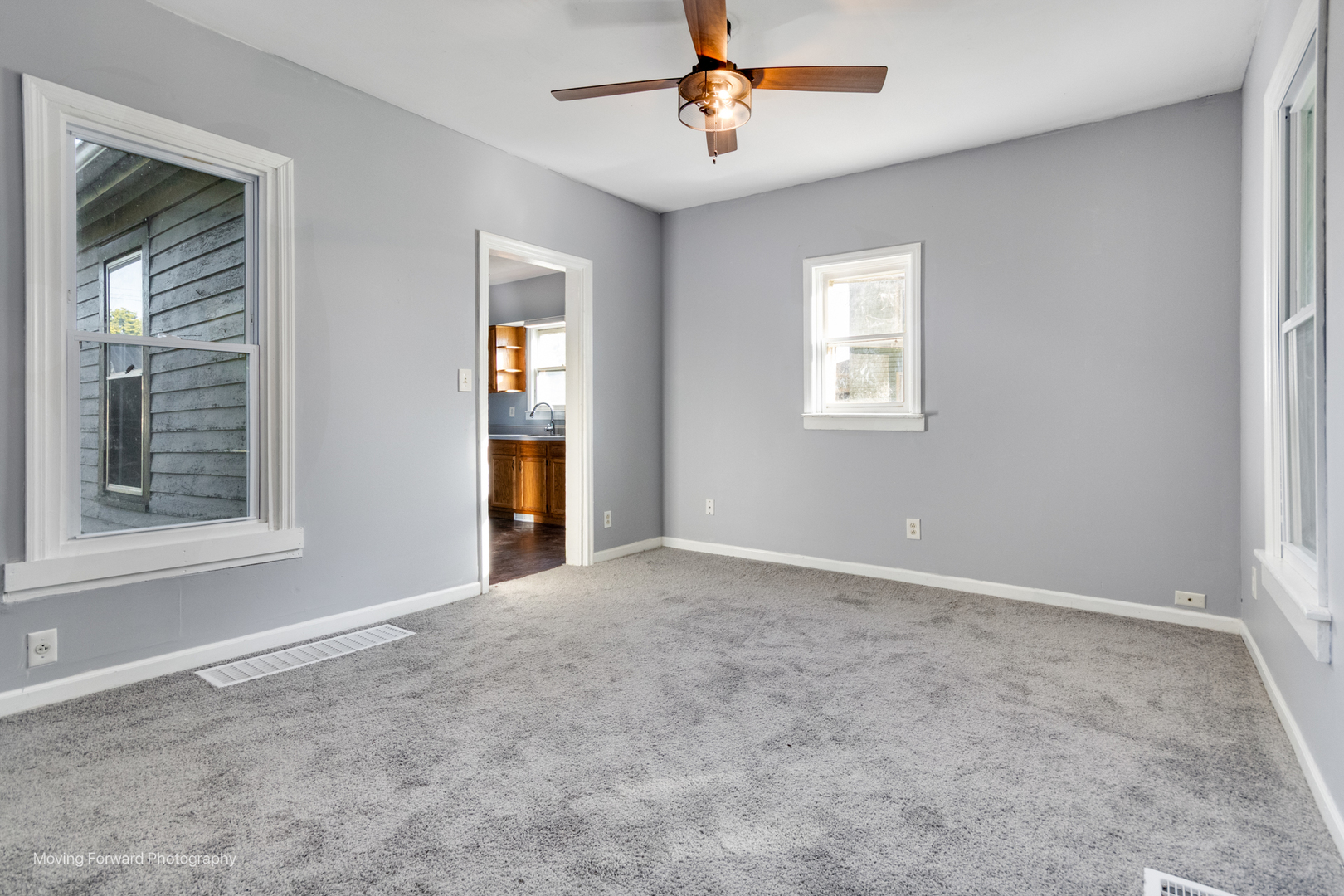 208 W Sycamore Street