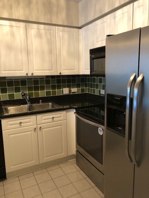 Chicago, Illinois 60611, United States, 1 Bedroom Bedrooms, ,1 BathroomBathrooms,Residential,Active,232597