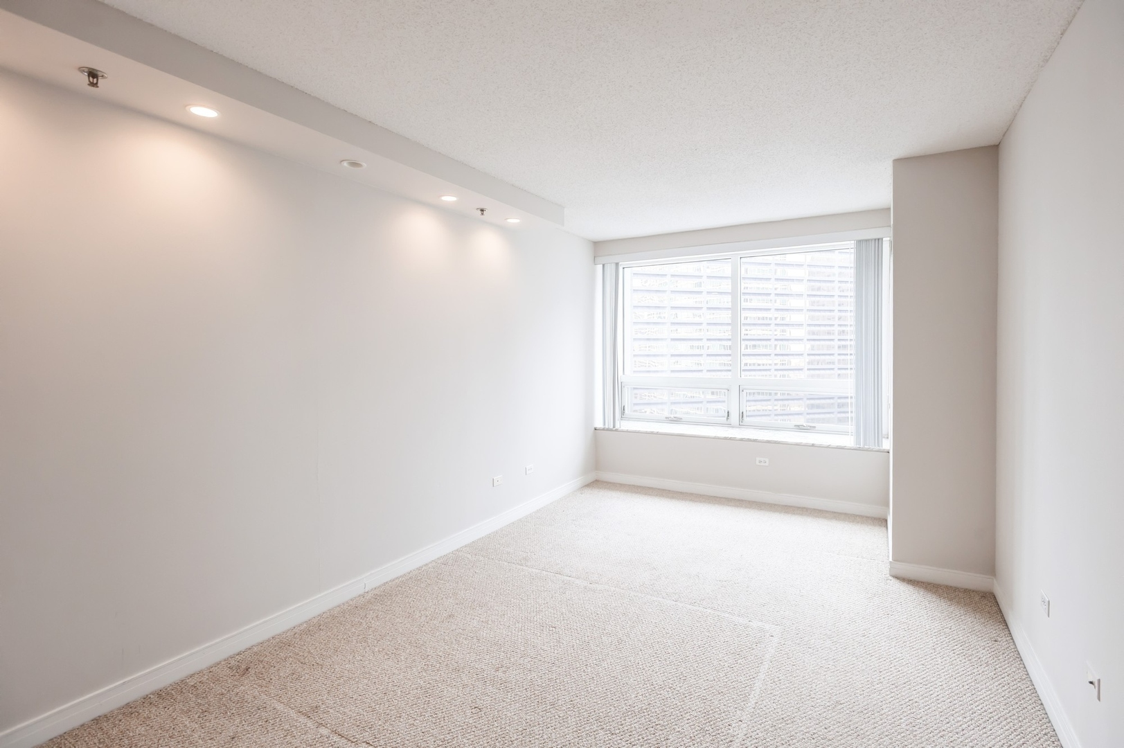 Chicago, Illinois 60611, United States, 1 Bedroom Bedrooms, ,1 BathroomBathrooms,Residential,Active,232597