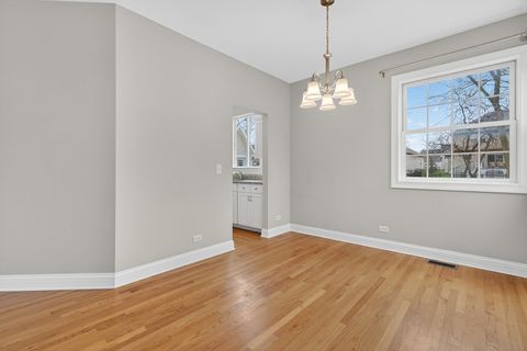 Tiny photo for 702 Pinehurst Drive, North Aurora, IL 60542 (MLS # 12591753)