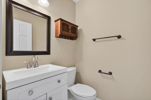 Tiny photo for 702 Pinehurst Drive, North Aurora, IL 60542 (MLS # 12591753)