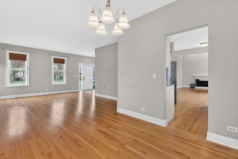 Tiny photo for 702 Pinehurst Drive, North Aurora, IL 60542 (MLS # 12591753)