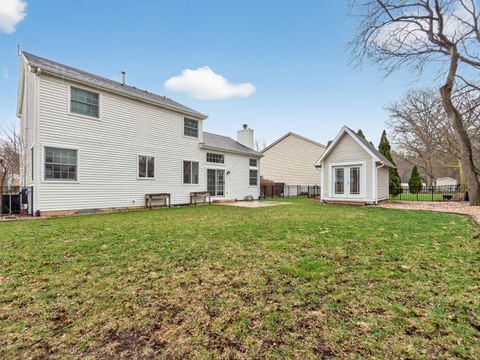 Tiny photo for 702 Pinehurst Drive, North Aurora, IL 60542 (MLS # 12591753)