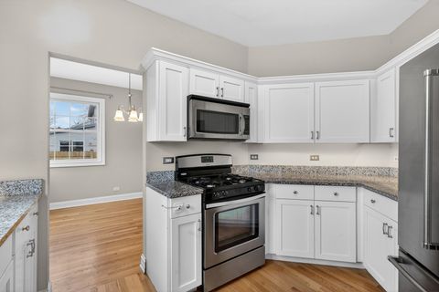 Tiny photo for 702 Pinehurst Drive, North Aurora, IL 60542 (MLS # 12591753)