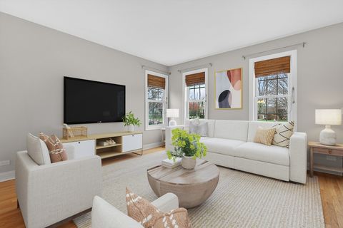 Tiny photo for 702 Pinehurst Drive, North Aurora, IL 60542 (MLS # 12591753)